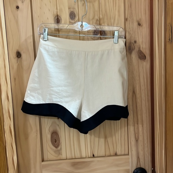 AUREUM Linen Scallop Hem Matching Short Set  High-rise Natural & Black Small NWT - Picture 14 of 14